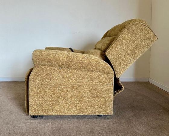 Image 10 of REPOSE ELECTRIC RISER RECLINER DUAL MOTOR CHAIR CAN DELIVER