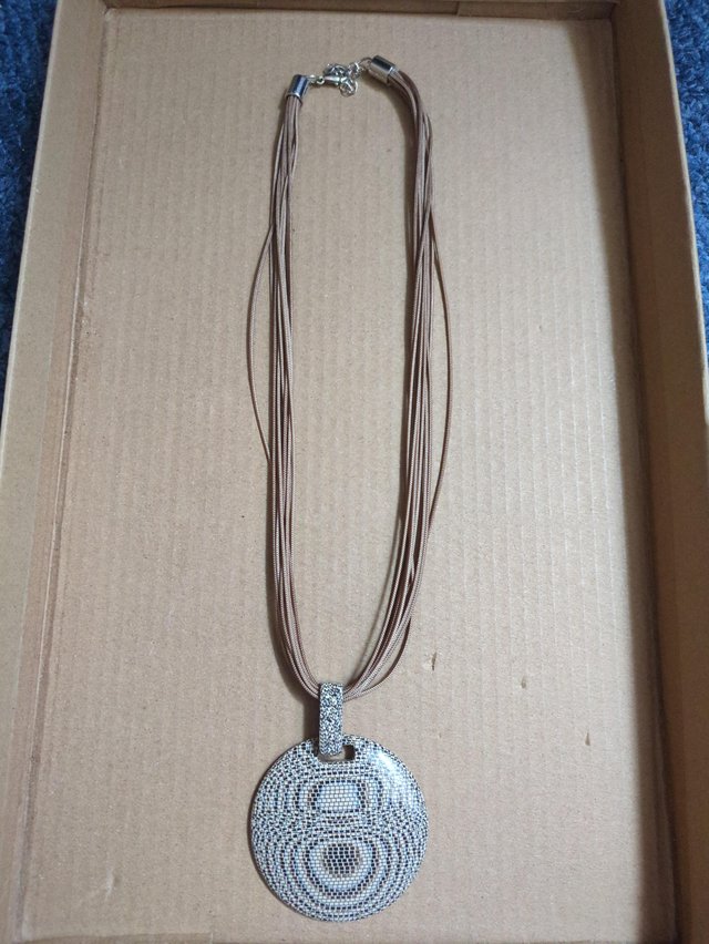 Preview of the first image of Necklace..like new...can be posted if needed.