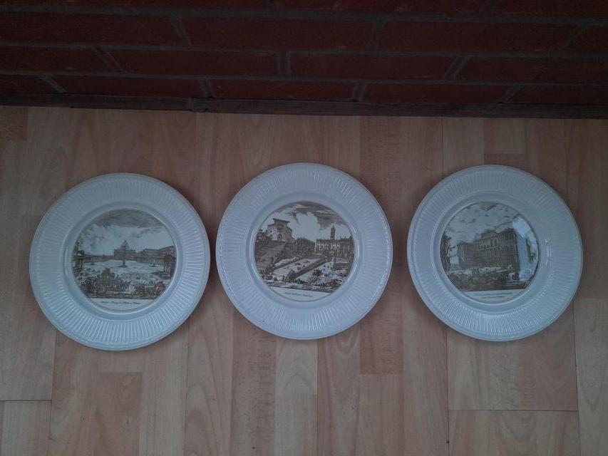 Preview of the first image of X3 Wedgwood plates. Piranesi plates with pictures from Italy.