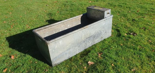 Image 3 of Water trough - IAE - 4ft - with service box