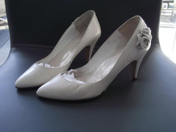 Image 2 of Pierre Cardinivory leather stiletto heals
