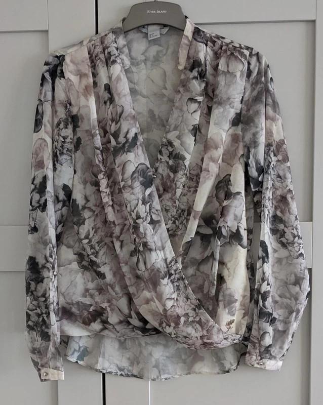 Preview of the first image of NEW H&M Top Floral Wrap/Crossover Blouse.