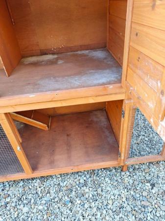 Image 2 of Rabbit hutch 5ft bluebell hideaway