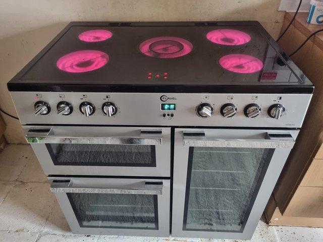 Preview of the first image of Electric range cooker. Recently cleaned, 4 years old..