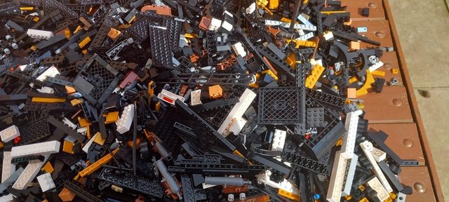 Image 1 of Lego compatible Massive joblot 6,000pcs