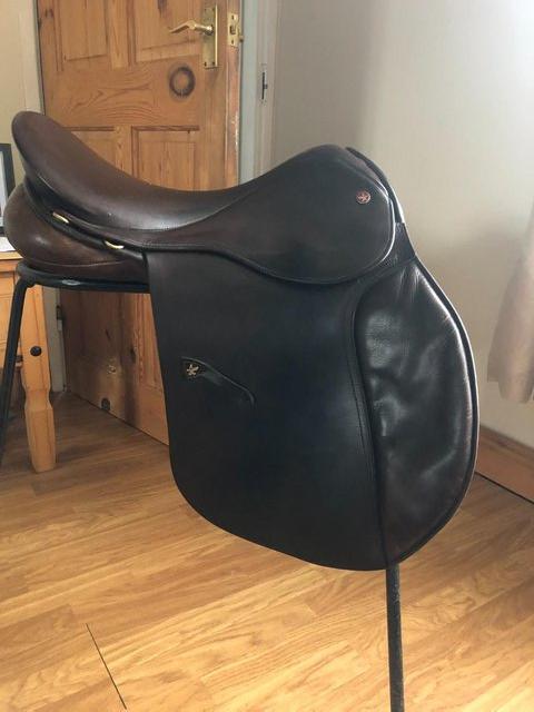Preview of the first image of Jeffries Falcon saddle medium 17.5.