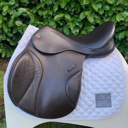 Image 1 of Kent & Masters 17.5” Low Profile Compact GP saddle (S2903)