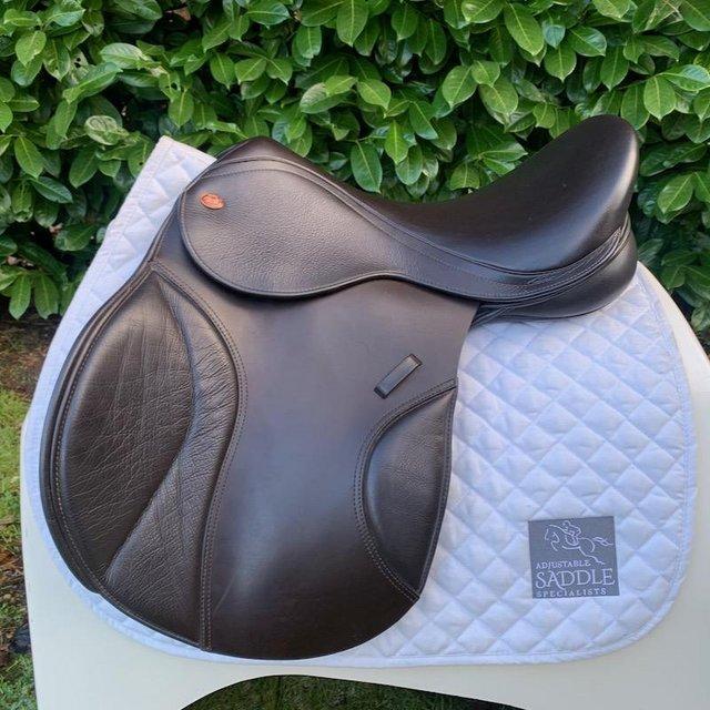 Preview of the first image of Kent & Masters 17.5” Low Profile Compact GP saddle (S2903).