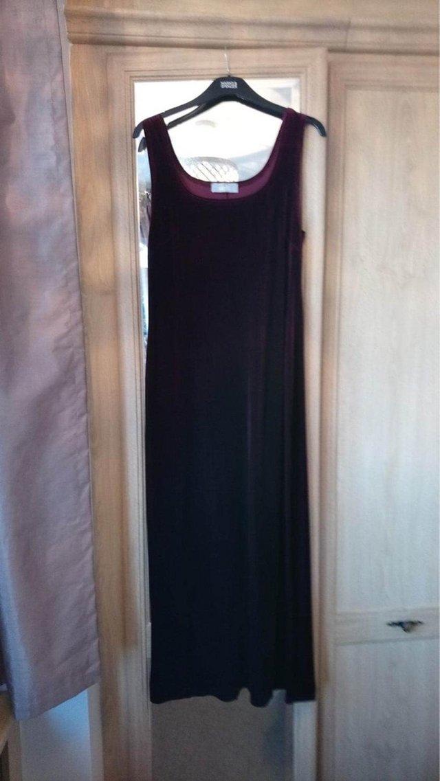 Preview of the first image of Plum velvet below the knee dress Wallis’s Size 14..