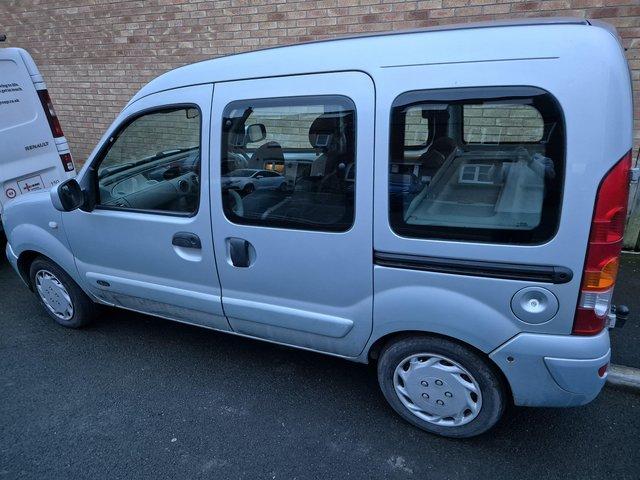 Preview of the first image of Renault Kangoo Expression 1.6 £2500 ONO.