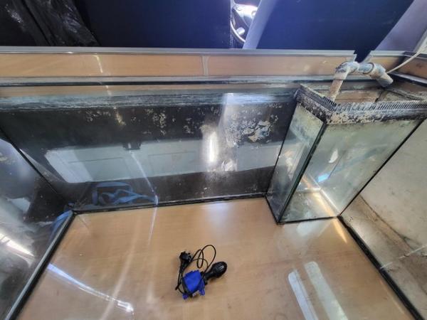Image 4 of Used 700L fish tank and cab