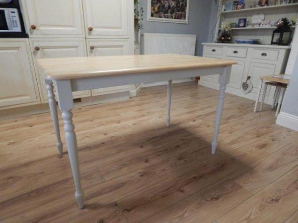 Image 10 of Farmhouse Beech Dining table / Kitchen table & 4 chairs