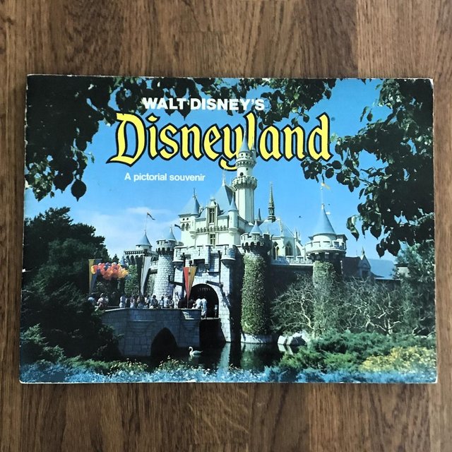 Preview of the first image of Vintage 1970s Disneyland Pictorial Souvenir bochure. USA..