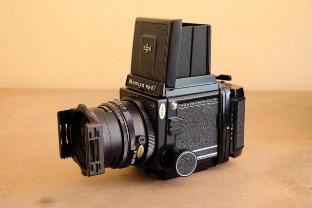 Image 2 of Mamiya RB67 Pro S kit with extra 120 film back.