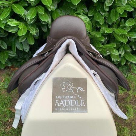 Image 8 of Wintec 14 inch pony gp saddle