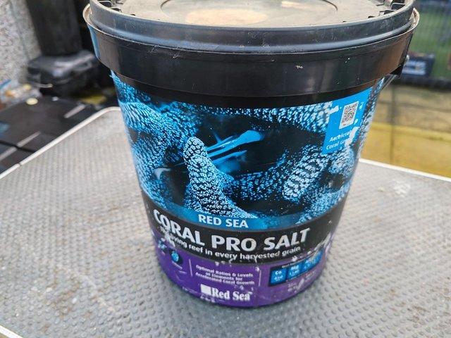 Preview of the first image of RED SEA CORAL PRO MARINE FISH TANK SALT.