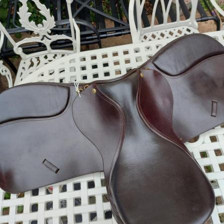 Image 16 of 17" HERITAGE, JUMPING SADDLE Close contact Med. £150