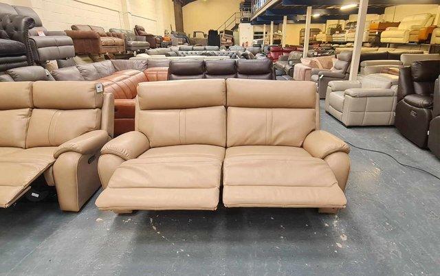 Image 15 of La-z-boy Winchester cream leather electric 3+2 seater sofas