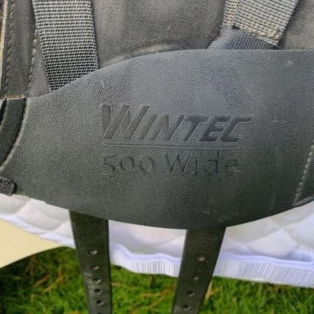 Image 6 of Wintec Wide 17 inch dressage saddle
