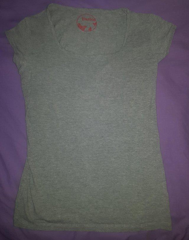 Preview of the first image of Women's Basics Grey TShirt- Size 14.