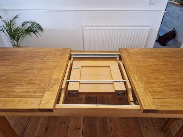 Image 3 of Substantial oak dining table with 6 chairs and bench