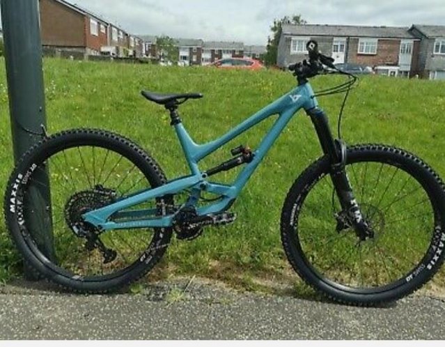 Preview of the first image of Yt Capra pro Al mountain bike.