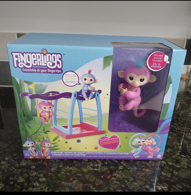 Preview of the first image of Fingerlings monkey bar play set & 2 baby monkeys.