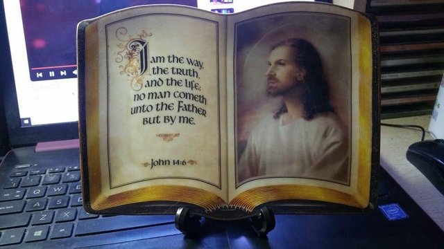 Image 2 of Brand new on stand book shaped picture of Jesus