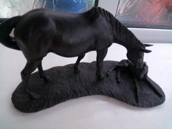Image 1 of HERIDITEIS MARE AND FOLE BRONZE STATUE VERY HEAVY £50 OR OFF