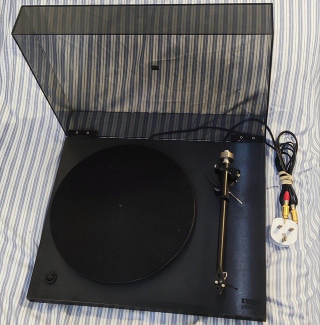 Preview of the first image of REGA PLANAR 3 RECORD DECK.
