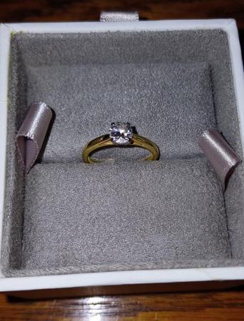 Image 3 of 18 carat yellow gold diamond ring Round Brilliant Cut, Used