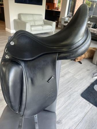 Image 2 of Prestige Helen dressage saddle 17 M 2019