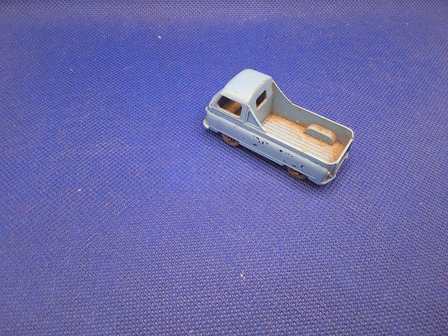 Preview of the first image of Matchbox lesney no,60 morris j2 pick up.