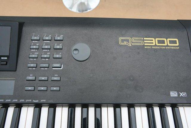 Image 2 of Yamaha QS300 music synthesiser