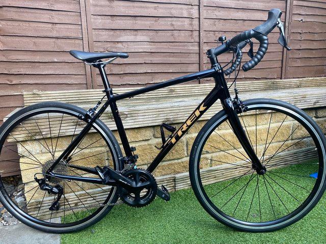 Trek Domane AL5 Road Bike - black/gold - £670 ovno