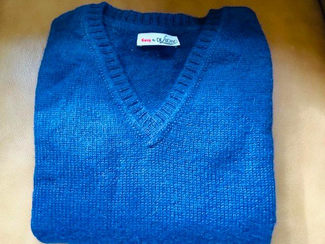 Preview of the first image of Ladies V-Neck Alpaca Jumper - new.
