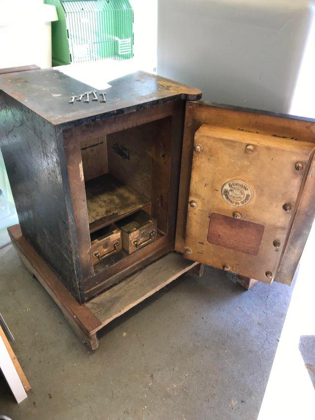 Preview of the first image of Antique and collectible security safe.