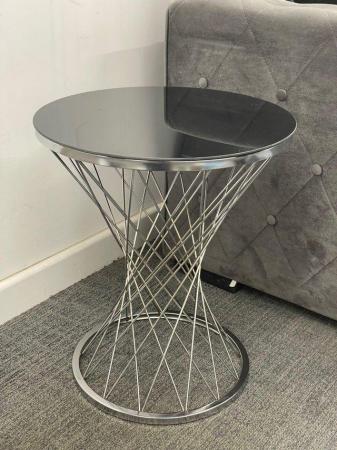 Image 2 of New Style Single Table For Free Delivery