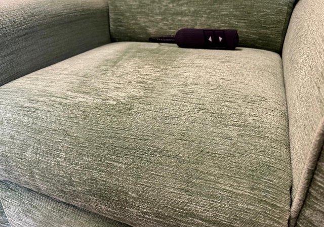 Image 6 of LUXURY ELECTRIC RISER RECLINER GREEN CHAIR ~ CAN DELIVER