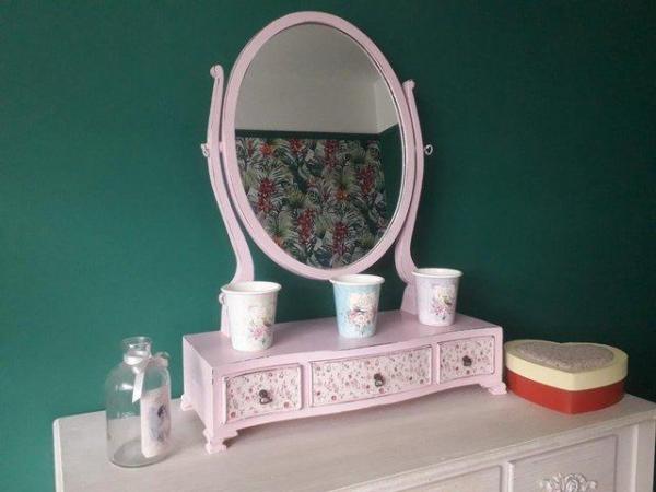 Image 1 of Dressing table mirror. 3 drawer Edwardian. Shabbied/waxed. L