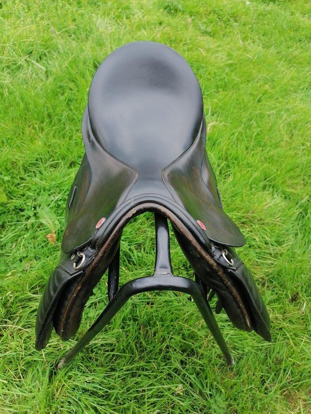 Preview of the first image of 15.5" G. Field house CITY Saddle.