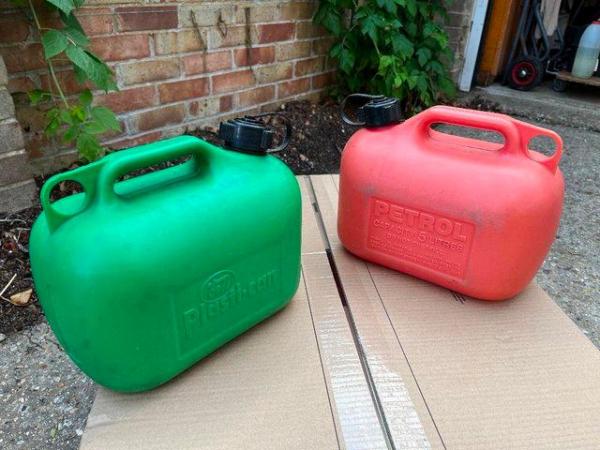 Image 1 of 4 x FUEL CAN’s FOR SALE (SINGLY OR JOB LOT)