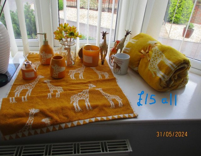 Preview of the first image of GIRAFFE PATTERN DECOR,Throw,bath mat,tumbler etc.