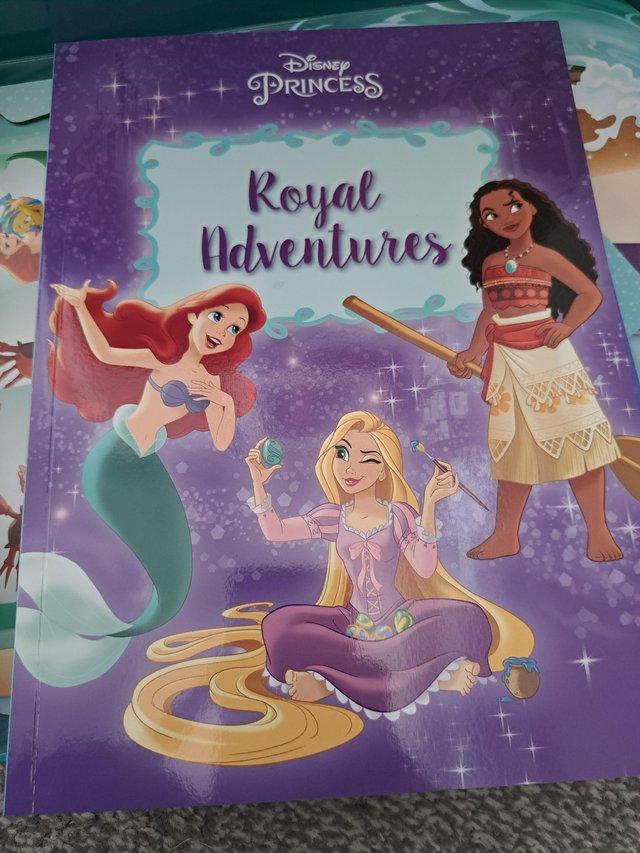 Preview of the first image of Disney Princess set, cards, figures, book.