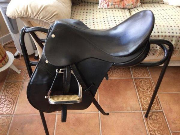 Image 3 of 15” saddle English leather black.