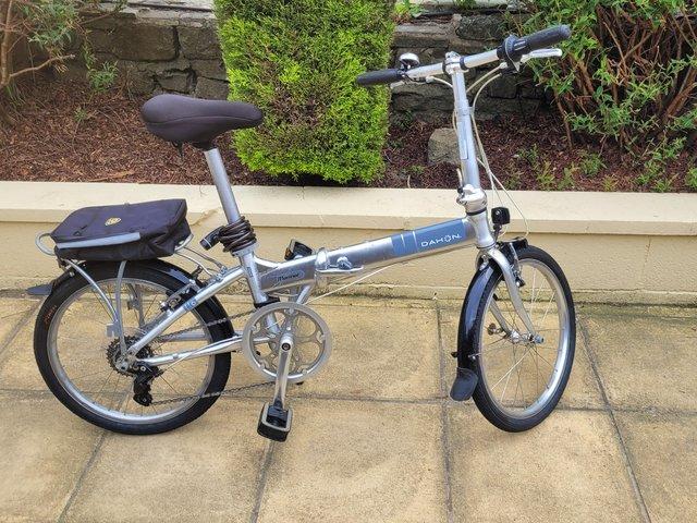 DAHON FOLDING CYCLE WITH BAG. - £125 ovno