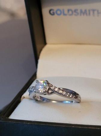 Image 2 of 0.9ct Brilliant Cut Diamond Engagement Ring 18ct White Gold
