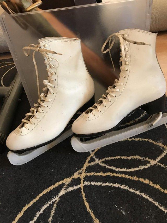 Preview of the first image of Ice skates. Ladies size 8uk (42).