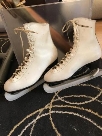 Image 1 of Ice skates. Ladies size 8uk (42)