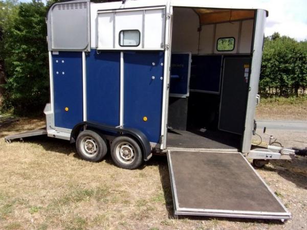 Image 2 of 2002 Blue 510 Ifor Williams 2 Horse Trailer.